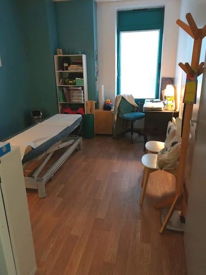 Kinefumpa Scm, Kinésithérapeute à Châtillon