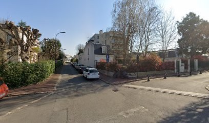 Becourt Jacques, Kinésithérapeute à Saint-Germain-en-Laye