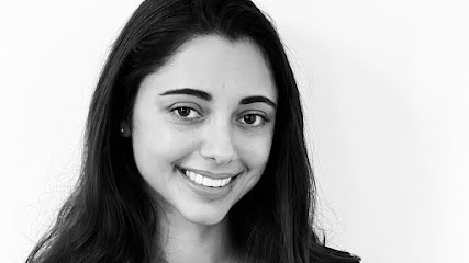 Ines MARTIN kinésithérapeute Paris 14 - kiné du sport - endométriose - scoliose - rééducation abdominale, Kinésithérapeute à Paris 14