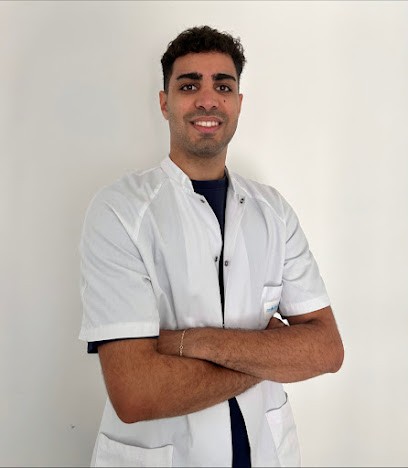 Arvine Ahmadian, Kinésithérapeute à Neuilly-sur-Seine