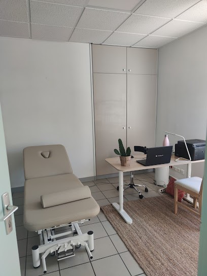 Pauline Ville, Kinésithérapie et Massages, Kinésithérapeute à Chazelles-sur-Lyon