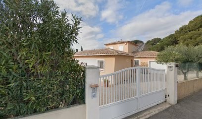 Inès Villa - Masseur-kinésithérapeute, Kinésithérapeute à Saint-Cyr-sur-Mer