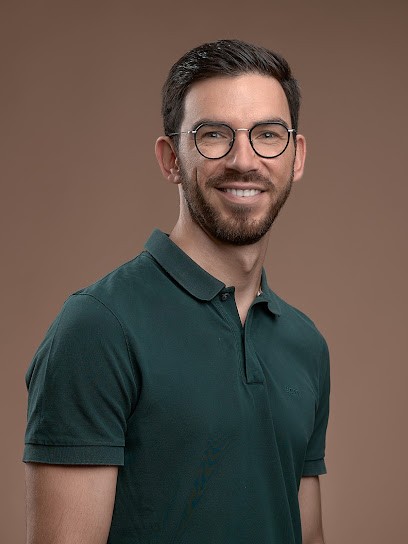 Victor BENARD - Kinésithérapeute Du Sport/Sports Physiotherapist, Kinésithérapeute à Neuilly-sur-Seine