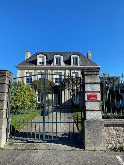 Vandenbrock simon, Kinésithérapeute à Port-Louis