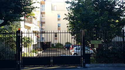 Arbona Elise, Kinésithérapeute à Thiais