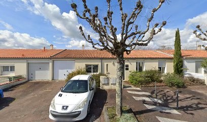 Sci 3 Rue Claude Debussy, Kinésithérapeute à Saintes